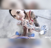Tattooed hussy provides the stud with a messy oral treatment
