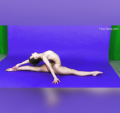 Amateur girl gets naked while doing hot stretching exercises